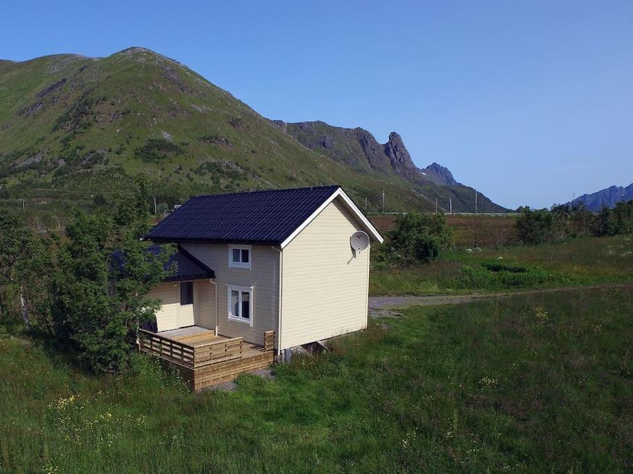 Charming House By The Sea, Lofoten! Laupstad Экстерьер фото