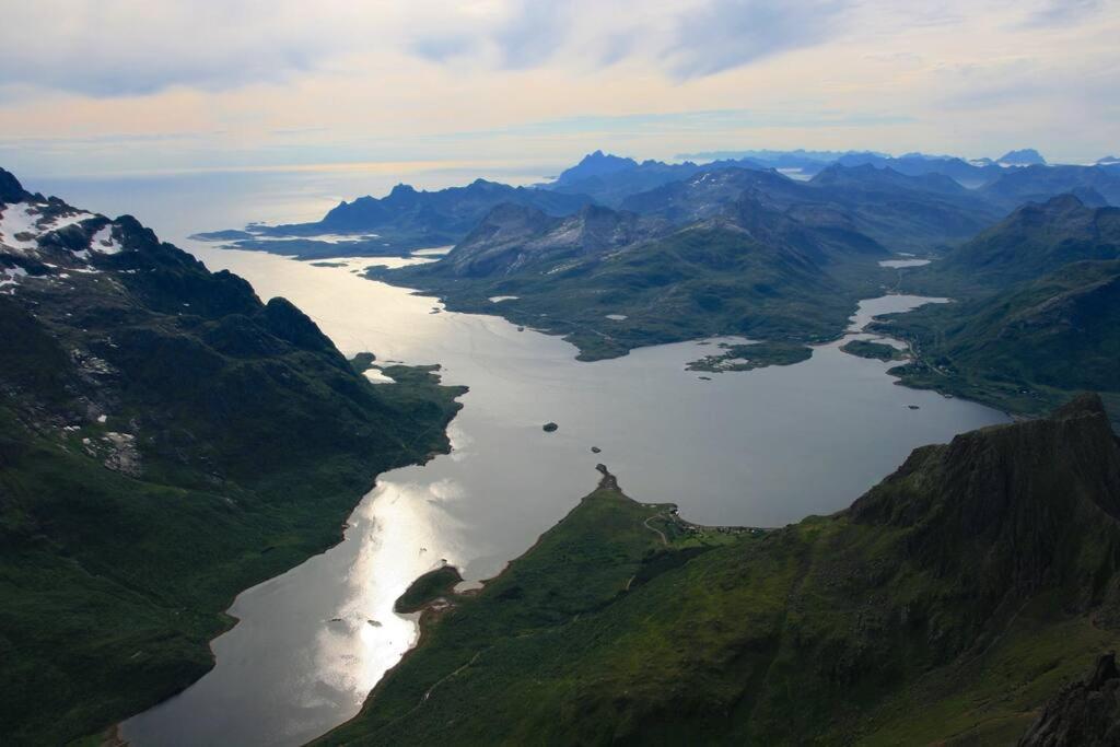 Charming House By The Sea, Lofoten! Laupstad Экстерьер фото